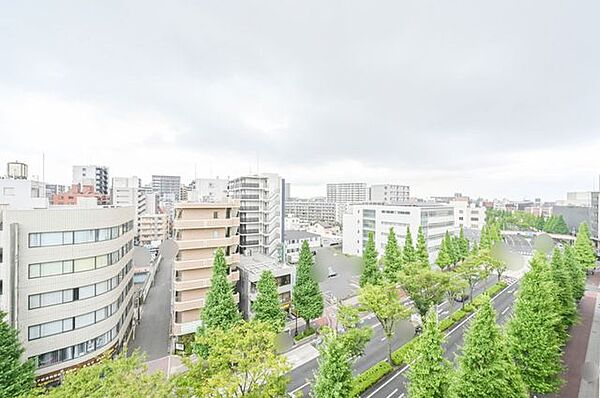 視界が広く抜けており、都心でありながら伸びやかな景色をお楽しみいただけます。