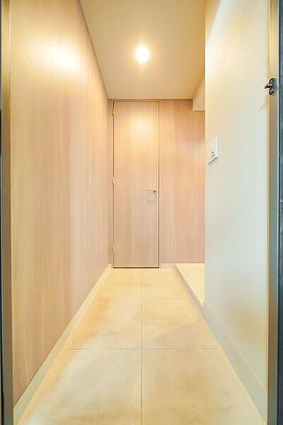 収納力のあるシューズインクローゼットのある玄関。ご家族分の靴をたくさん収納できます。