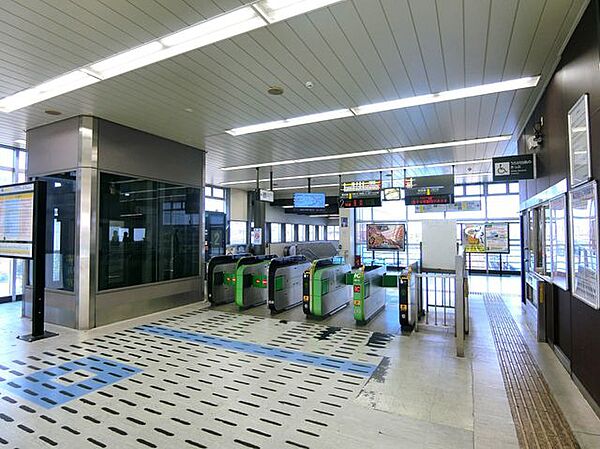JR南武線　鹿島田駅 徒歩8分　駅周辺は再開発により整備され、新川崎駅ともペデストリアンデッキでつながる便利なエリア。商業施設やスーパー、飲食店も充実し、暮らしやすさと利便性を兼ね備えています…