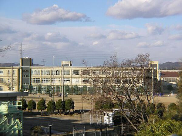 【中学校】宝殿中学校まで1674ｍ