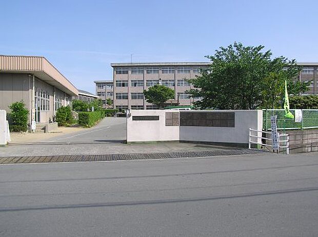 【小学校】平岡東小学校まで1002m