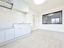 フラットコート 2階2DKのリビング/ダイニング