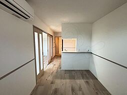 レボルタアツタ 2階1LDKのリビング/ダイニング