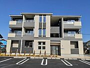 味美駅より徒歩9分 築3年10ヶ月 3階建の賃貸物件