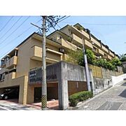 本山駅より徒歩10分 5階 築42年の賃貸物件