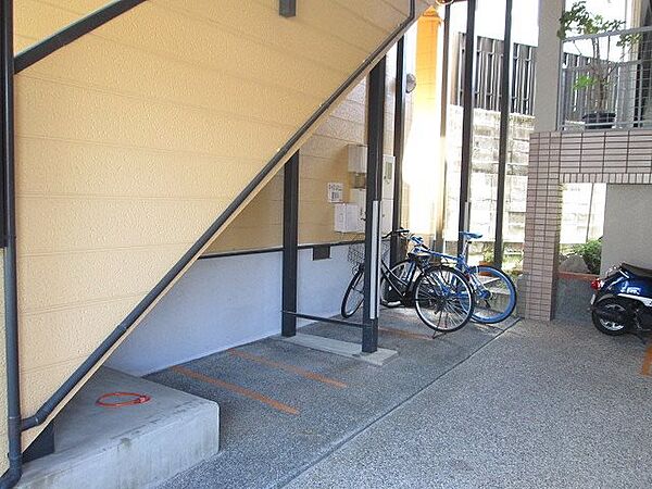 画像14:自転車・原付・中型のいずれか1台のみ無料で駐輪可