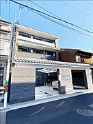 丹波橋駅より徒歩6分 地下1階 築3年11ヶ月の賃貸物件