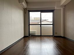 アドラブール 303 3階1Kのリビング/ダイニング