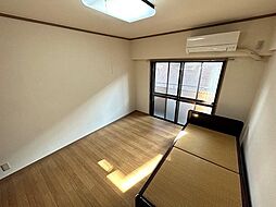 ファーストロイヤルハウス 307 3階ワンルームのリビング/ダイニング