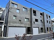 西大路御池駅より徒歩3分 築5年2ヶ月 3階建の賃貸物件