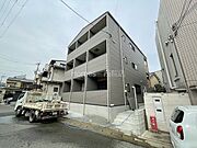 花園駅より徒歩10分 築1年5ヶ月 3階建の賃貸物件