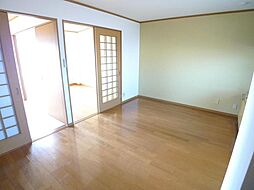 東武伊勢崎線 西新井駅 徒歩19分の賃貸マンション 3階2LDKのリビング/ダイニング