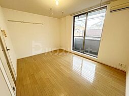 グラン・シャリオ 201 2階1Kのリビング/ダイニング