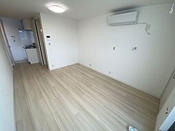 FLAT WHITE 103 1階ワンルームのリビング/ダイニング