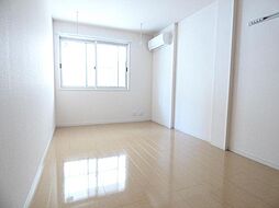 ビクロス 102 1階1Kのリビング/ダイニング