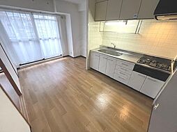 タワーアラモード 1階2DKのリビング/ダイニング