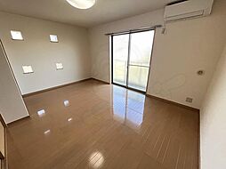 アムールHalekulani 2階1DKのリビング/ダイニング