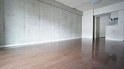 レグラス武蔵新城モーターガラージュ 2階1Kのリビング/ダイニング