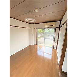 ウモーレ（UMOORE） 0101 1階1Kのリビング/ダイニング