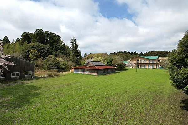 農地(畑)：2418平米(約731.4坪)