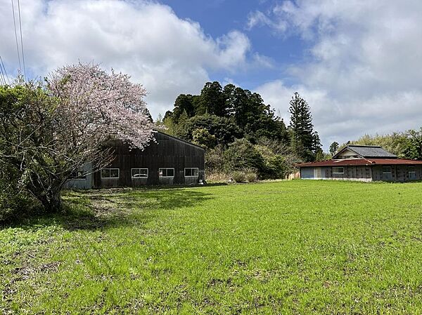 農地(畑)：2418平米(約731.4坪)