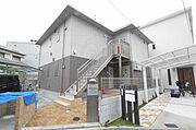 郡津駅より徒歩6分 築8年8ヶ月 2階建の賃貸物件