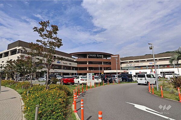 オアシスタウンキセラ川西店の外観