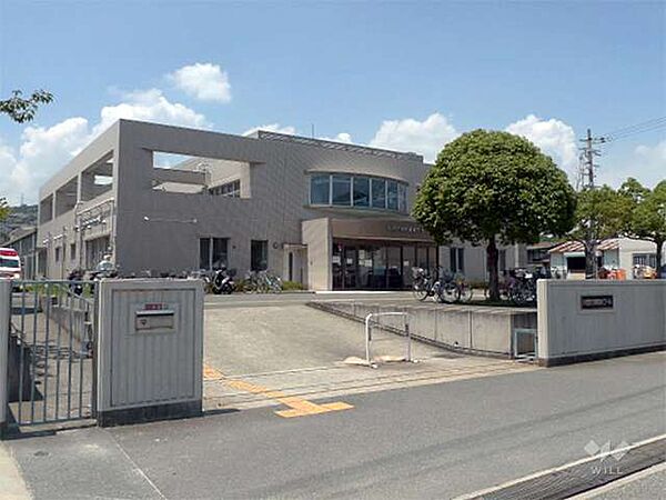市民温水プールの外観