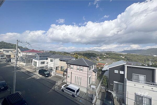 西側洋室からの眺め（北方向）［2025年11月10日撮影］