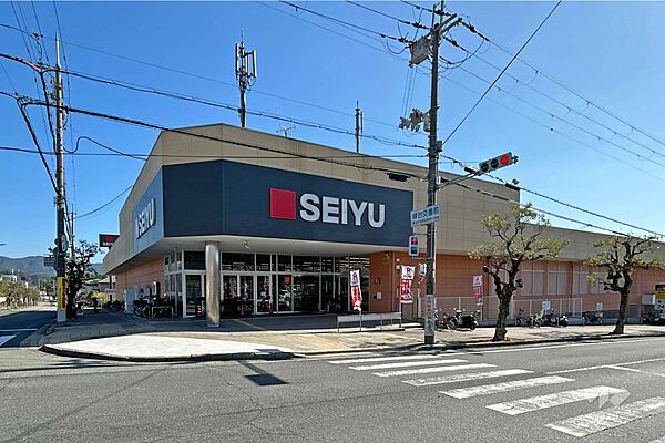 西友(多田店)の外観