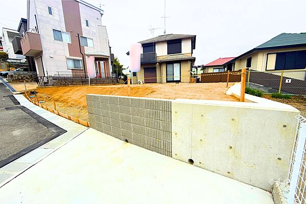 【物件の外観】建築条件はありません。お好きなハウスメーカーや工務店で建築することができます。