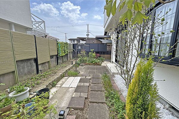 庭［2026年4月14日撮影］