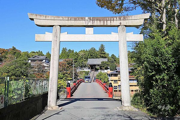 多田神社の外観