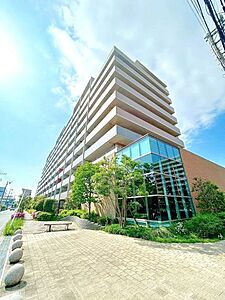 外観:外壁タイル貼り。上品な佇まいのマンションです。 外観:外壁タイル貼り。上品な佇まいのマンションです。