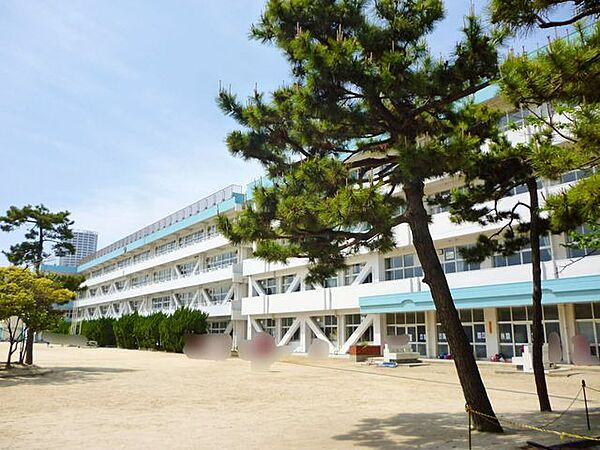 船橋市立湊町小学校 徒歩9分。 660m