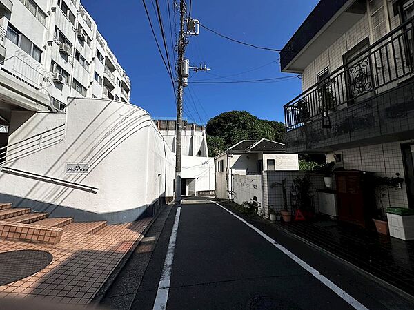 南西側道路