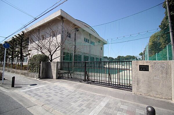 画像26:名古屋市立あずま中学校 868m