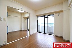 アートビル 6階2DKのリビング/ダイニング