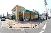 ウシヒロ八熊店 739m