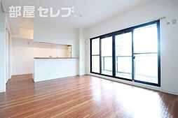 ビラ三秀上前津 5階3LDKのリビング/ダイニング