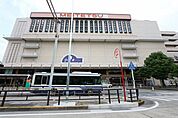 パレマルシェ神宮店 411m
