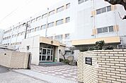 名古屋市立天神山中学校 826m