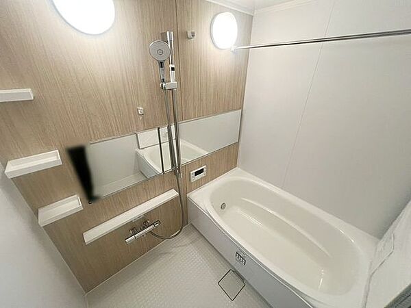 【ユニットバス】ユニットバス新規交換済。追い焚き機能＆浴室乾燥機付きで“快適なバスルーム”になっています。