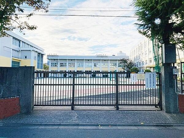 墨田区立寺島中学校 徒歩6分。 460m