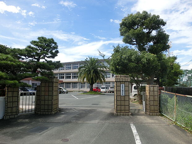 浜松市立八幡中学校（1461m）
