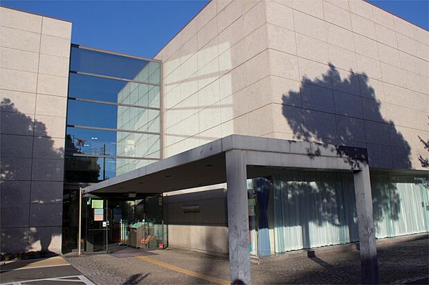 浜松市立中央図書館（1000m）