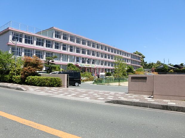 浜松市立富塚小学校（1023m）