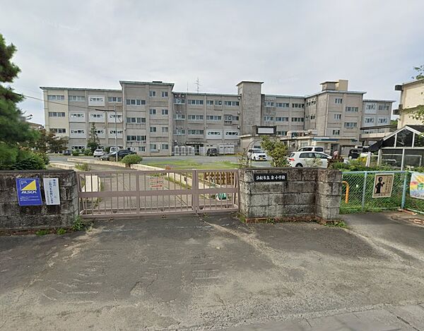 浜松市立泉小学校（844m）