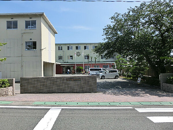 浜松市立西部中学校（1157m）