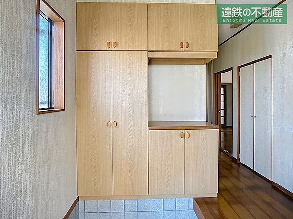 床から天井まで充実の収納力！